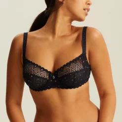 Soutien-gorge Emboîtant Avec Armatures Noir Sublime AMELIA -Élégance Lingerie Promos Boutique BL14481 03A WEB 11