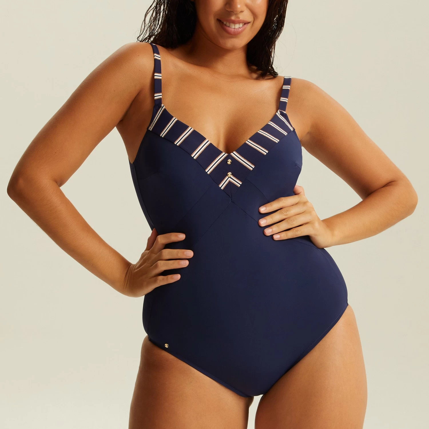 Maillot Une Pièce Sans Armatures Marine Précieux TAVOLARA 3 Maillot Une Pièce Sans Armatures Marine Précieux TAVOLARA – Image 3